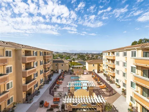 21345 Hawthorne Boulevard Unit 415, Torrance, CA MLS: SB25046545