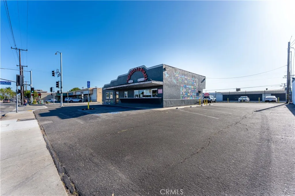 Additional image 4 of 3350 Saviers Rd, Oxnard, CA 93033