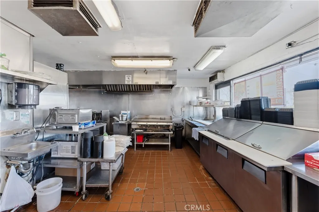 Additional image 67 of 3350 Saviers Rd, Oxnard, CA 93033