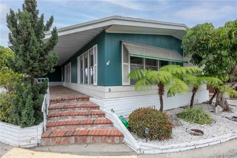 18601 Newland Street Unit 3, Huntington Beach, CA MLS: PW25061027