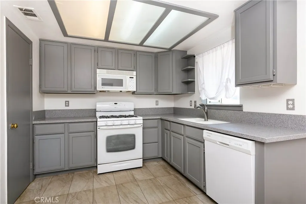 Additional image 9 of 10416 Peach Avenue, California City, CA 93505