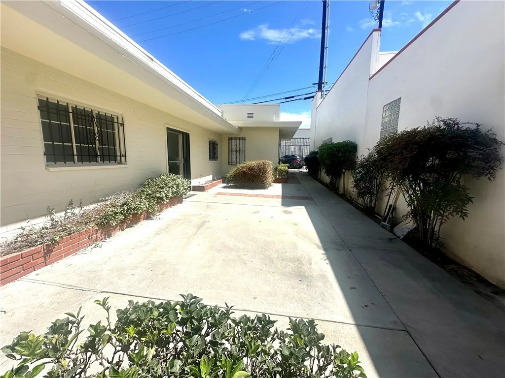 Additional image 32 of 815 S Main St, Corona, CA 92882