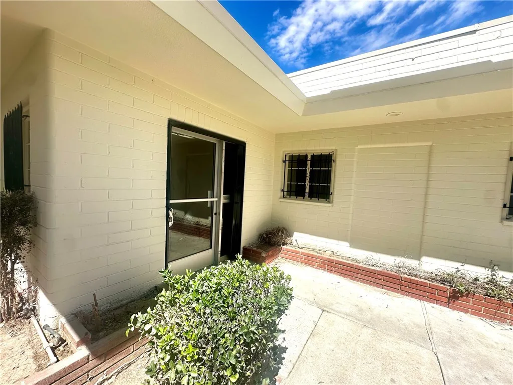 Additional image 4 of 815 S Main St, Corona, CA 92882