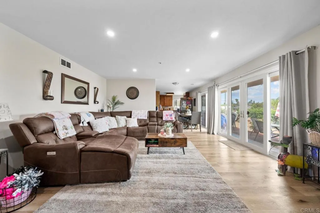 Additional image 3 of 737 Carlow Court, El Cajon, CA 92020