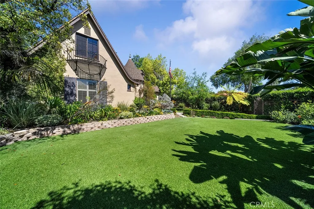 2285 E Orange Grove Blvd, Pasadena, CA 91104