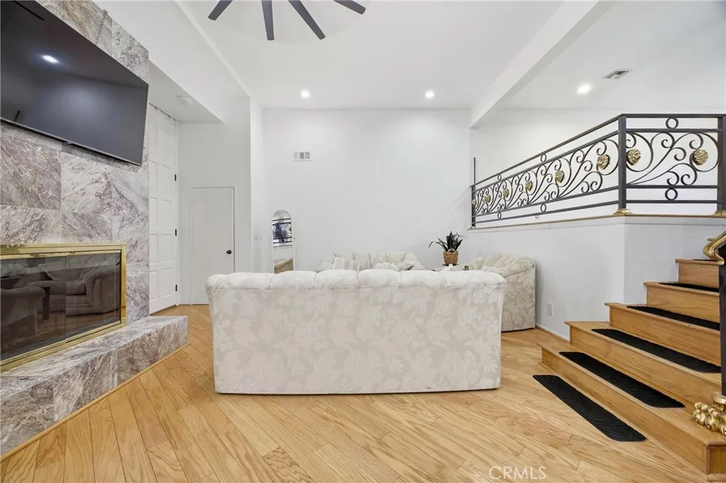 Additional image 42 of 5477 Nestle Avenue Unit 11, Tarzana, CA 91356