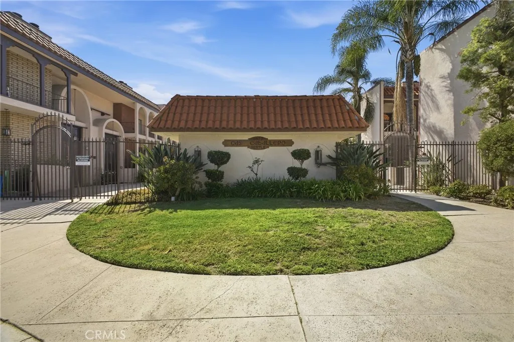 5477 Nestle Avenue Unit 11, Tarzana, CA 91356