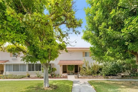 2314 Via Puerta Unit C, Laguna Woods, CA MLS: OC25047231