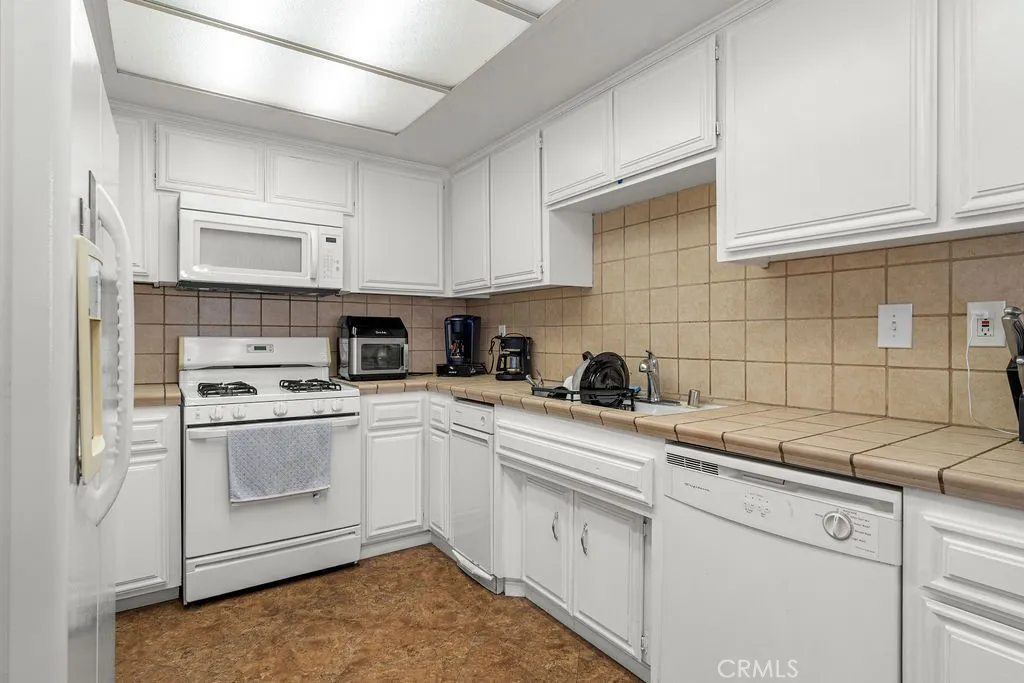 Additional image 7 of 1110 W 10th St Unit 105, San Pedro, CA 90731