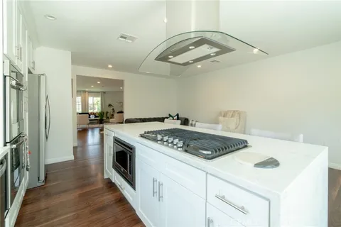 5354 Veloz Avenue, Tarzana, CA MLS: TR25062192