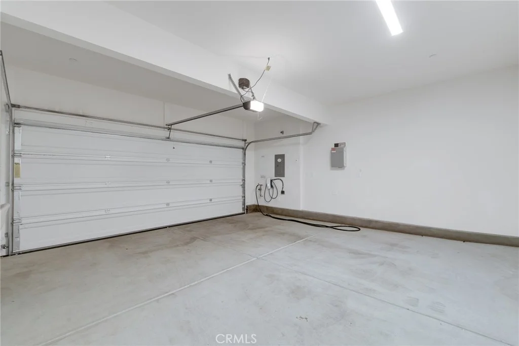10281 Trickle Ln, Riverside, CA 92503