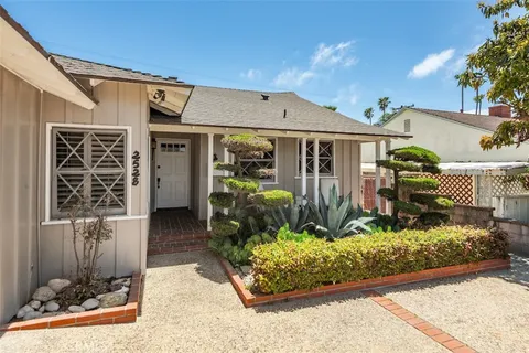 2528 Robalo Avenue, San Pedro, CA MLS: PV25106795