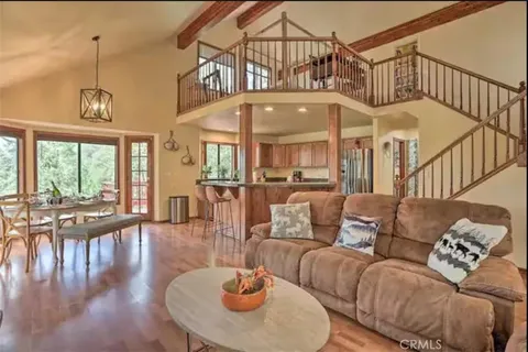920 Arbula Drive, Crestline, CA MLS: SR25069305