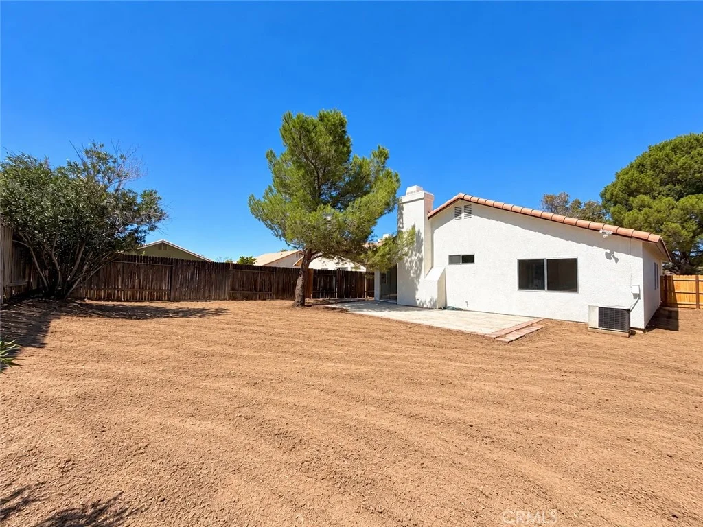 518 E Avenue J11, Lancaster, CA 93535