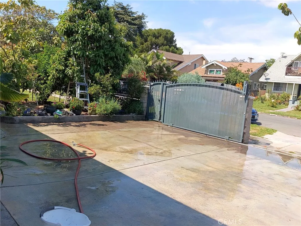 Additional image 5 of 1046 W 49th St, Los Angeles, CA 90037