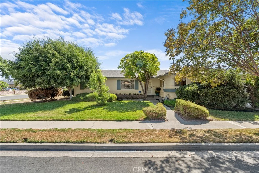 2040 W Embassy Ave, Anaheim, CA 92804