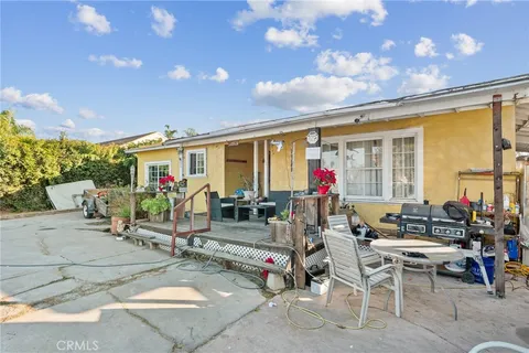 571 Thorn Street, Imperial Beach, CA MLS: SR25015345
