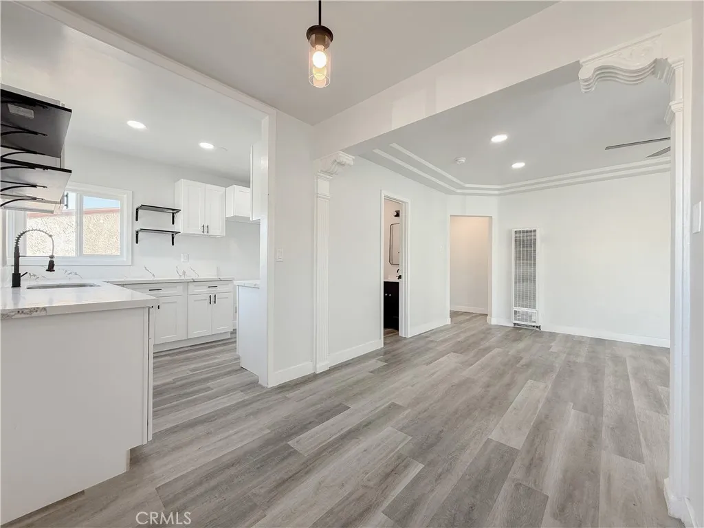 Additional image 29 of 220 W 98th Street, Los Angeles, CA 90003