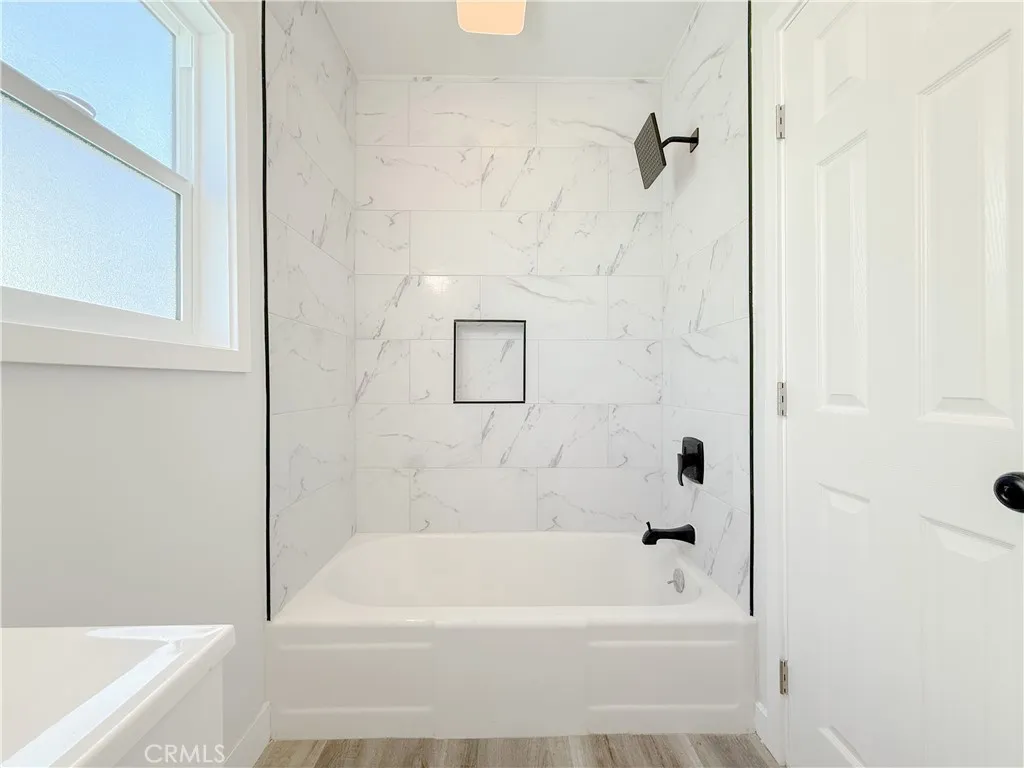 Additional image 39 of 220 W 98th Street, Los Angeles, CA 90003