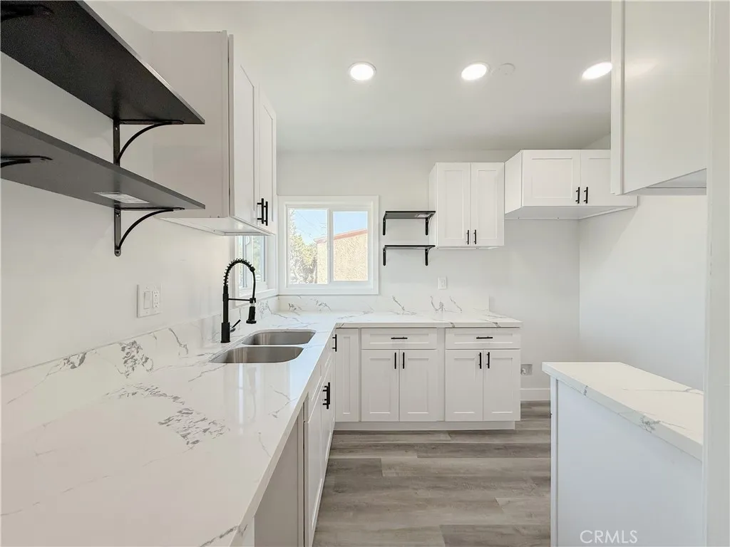 Additional image 32 of 220 W 98th Street, Los Angeles, CA 90003