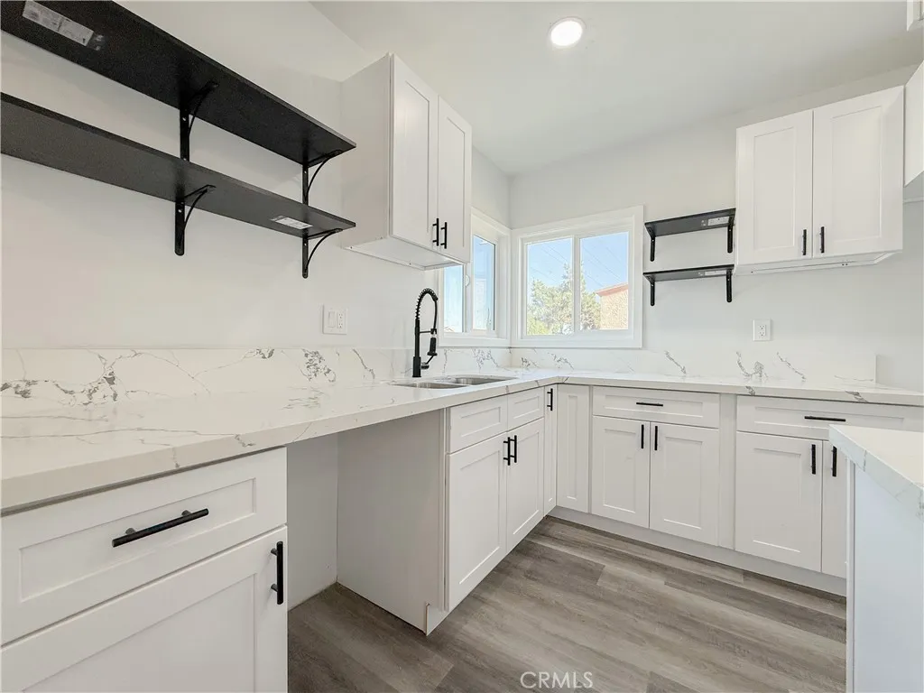 Additional image 9 of 220 W 98th Street, Los Angeles, CA 90003