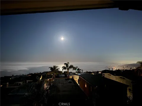 883 Santa Ana Street, Laguna Beach, CA MLS: OC25076310
