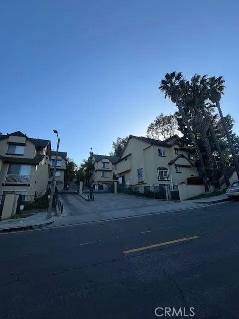 4600 Don Lorenzo Drive Unit 4, Los Angeles, CA MLS: IN25100283