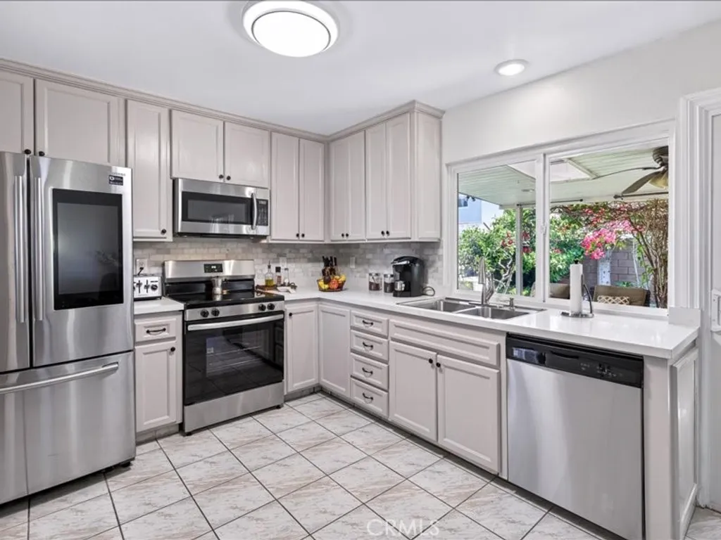 Additional image 5 of 8452 Northport Dr, Huntington Beach, CA 92646