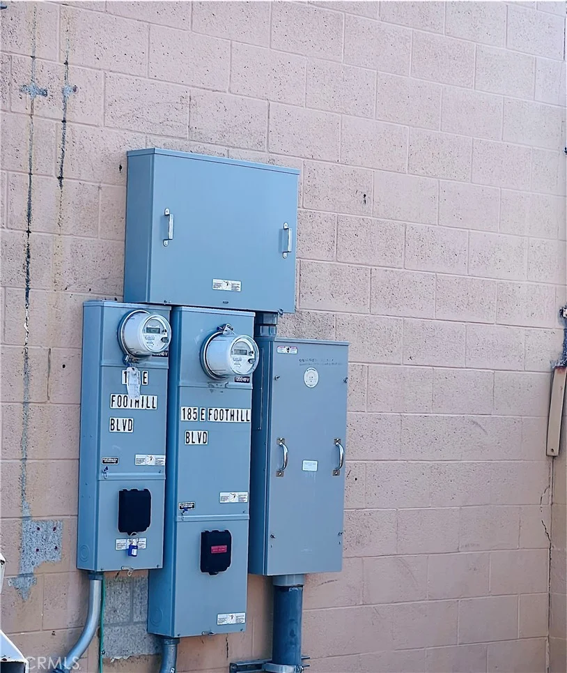 185 E Foothill Boulevard, Rialto, CA 92376