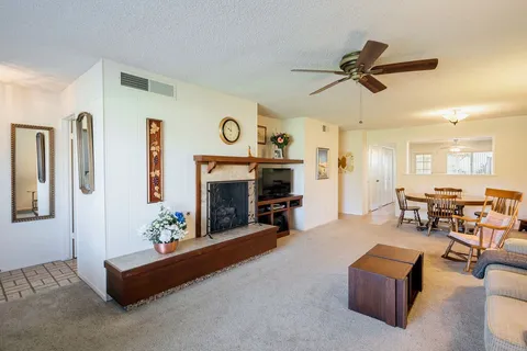 4908 N Sequoia Avenue Unit 102, Fresno, CA 93705 - MLS#: FR25008904