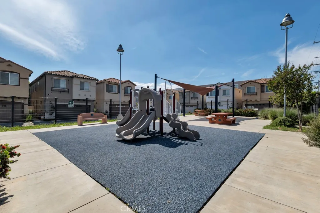 14902 W Navarre Way, Sylmar, CA 91342