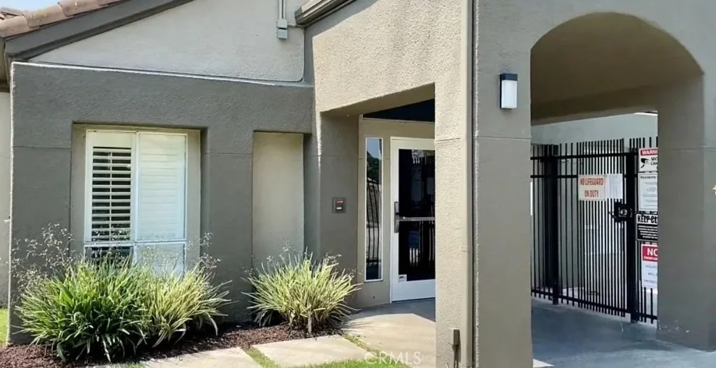 400 Lake Street Unit 103, Huntington Beach, CA 92648