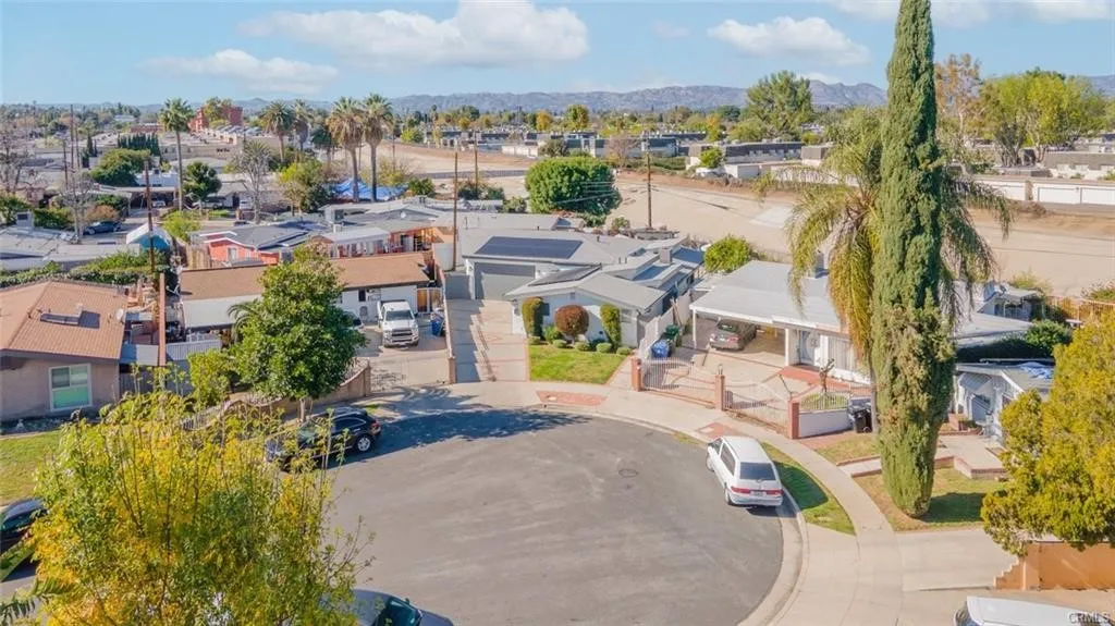 6413 Wystone Avenue, Reseda, CA 91335