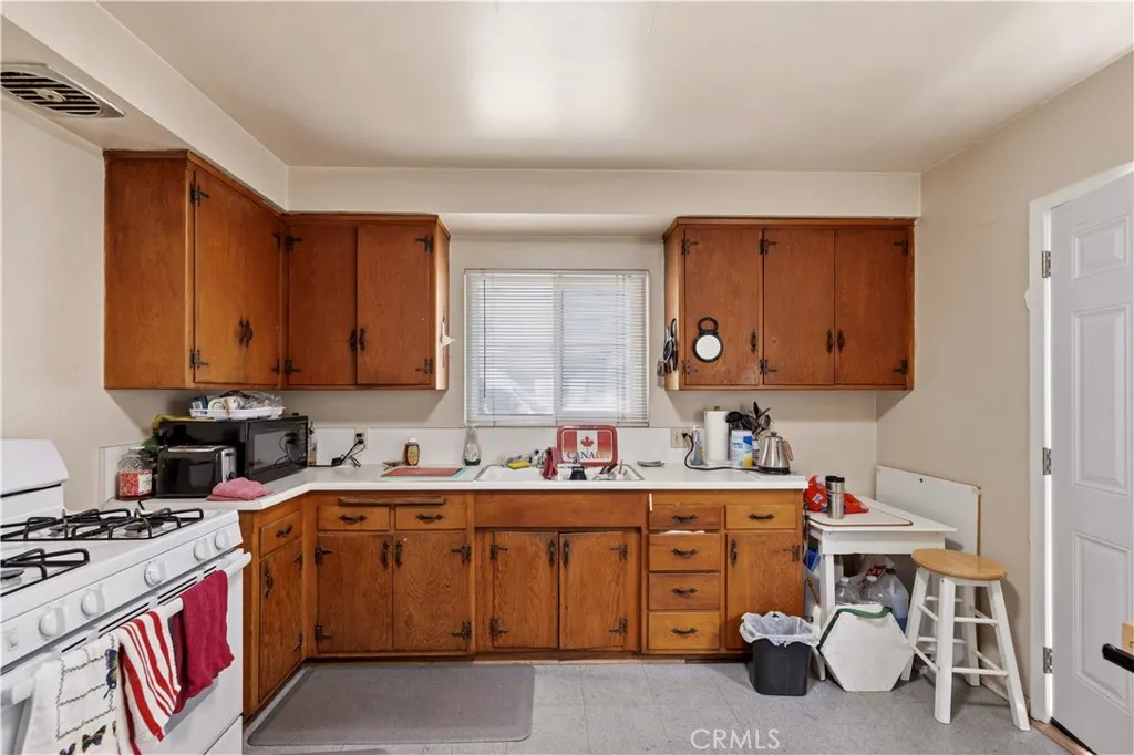 Additional image 57 of 710 E Cedar Ave, Burbank, CA 91501