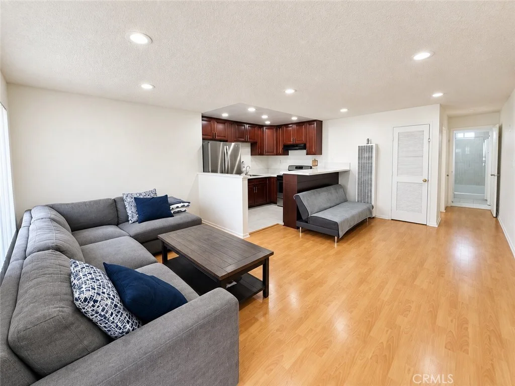 801 E Chestnut Street Unit 2, Glendale, CA 91205