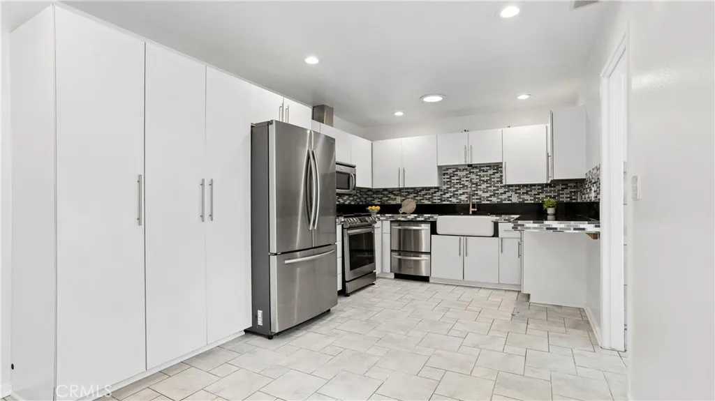 Additional image 35 of 25651 Ramada Dr, Valencia, CA 91355