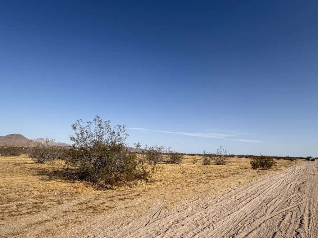 17575 Century Plant Road, Apple Valley, CA 92307