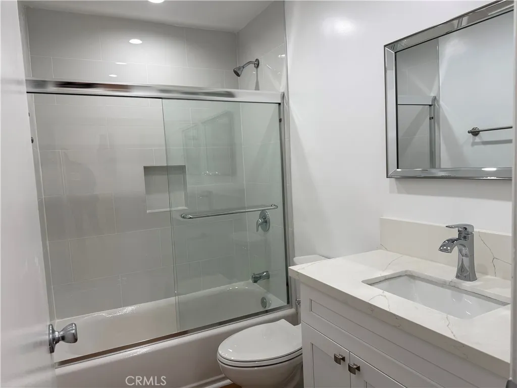 Additional image 26 of 18657 Collins Street Unit 4, Tarzana, CA 91356