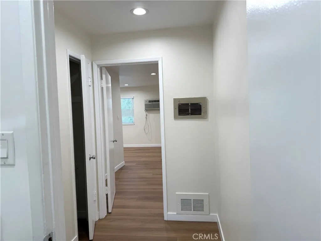 Additional image 28 of 18657 Collins Street Unit 4, Tarzana, CA 91356