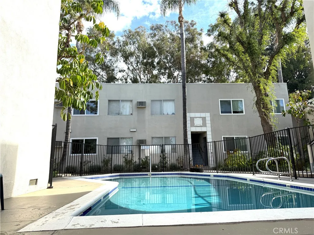 Additional image 30 of 18657 Collins Street Unit 4, Tarzana, CA 91356