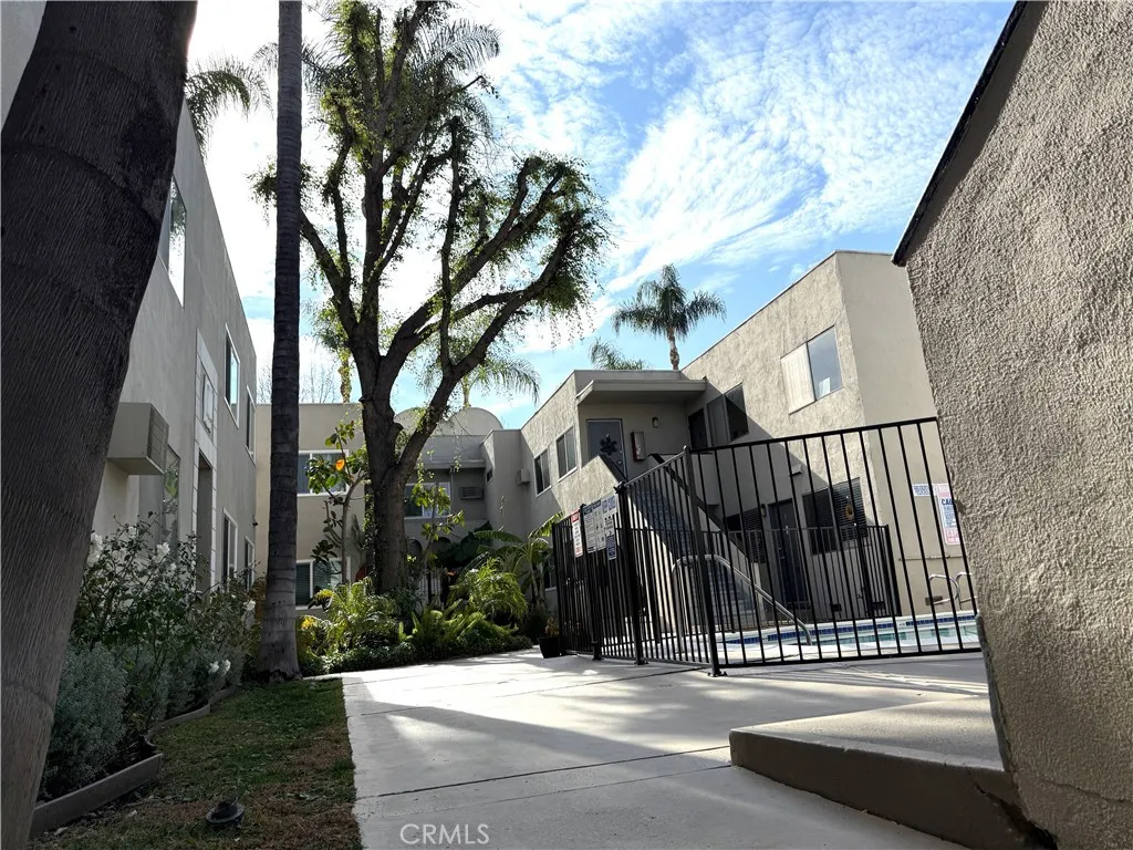 Additional image 33 of 18657 Collins Street Unit 4, Tarzana, CA 91356
