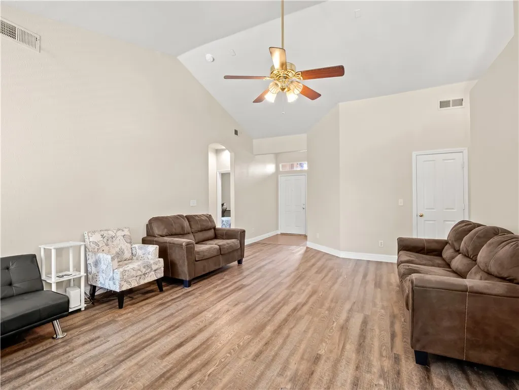Additional image 39 of 6249 W Dovewood Ln, Fresno, CA 93723