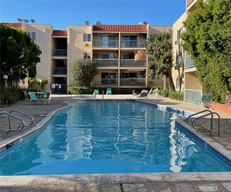 18307 Burbank Blvd Unit 125