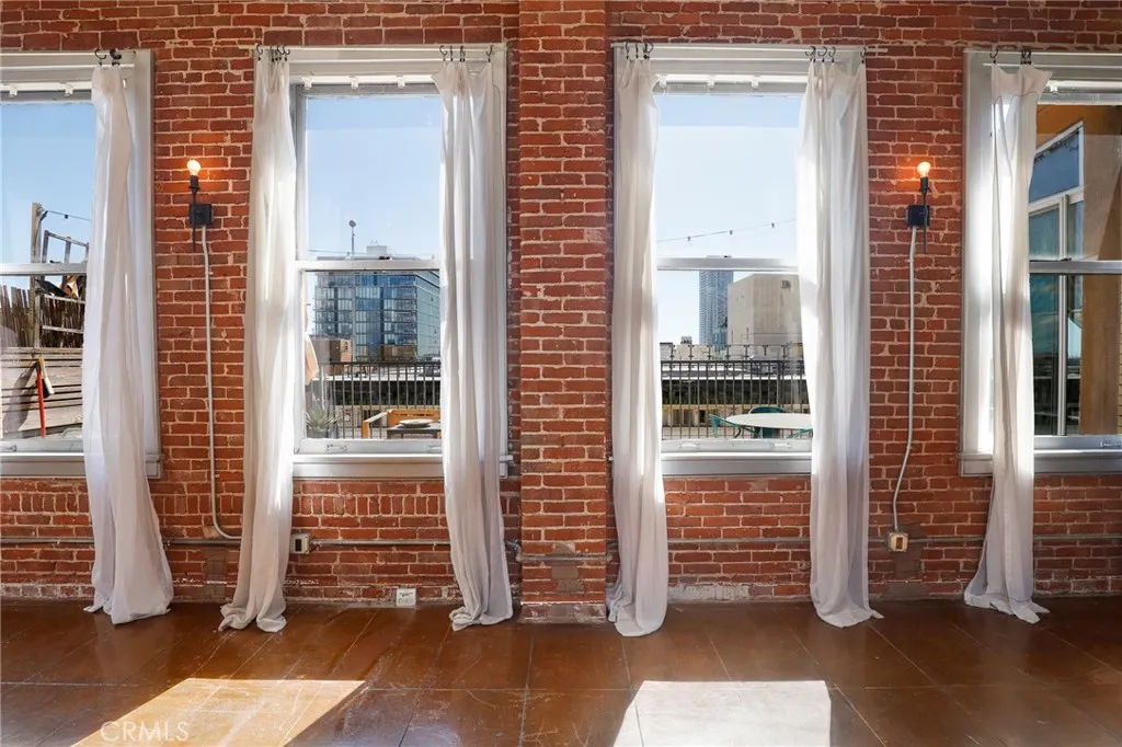 Additional image 30 of 215 W 7th St, Los Angeles, CA 90014