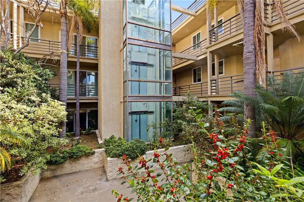 Additional image 37 of 11949 Goshen Avenue Unit 110, Los Angeles, CA 90049