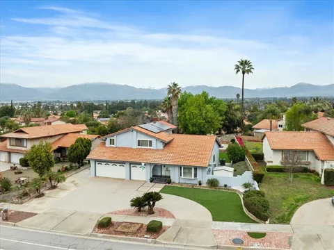 125 Terracina Boulevard, Redlands, CA MLS: IG25055695