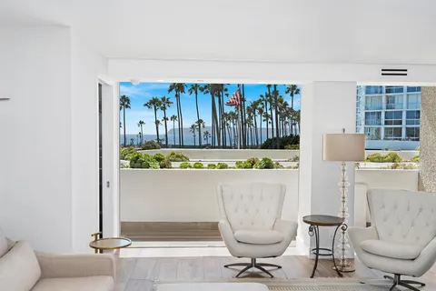 1820 Avenida del Mundo, Coronado, CA MLS: PTP2501221