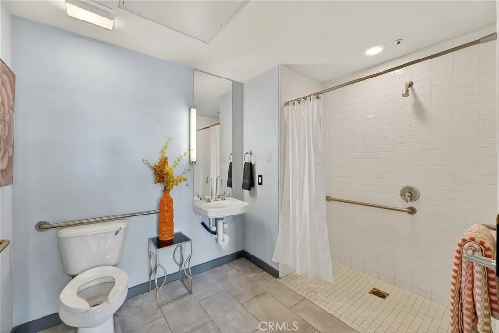 Additional image 4 of 123 E City Place, Santa Ana, CA 92705