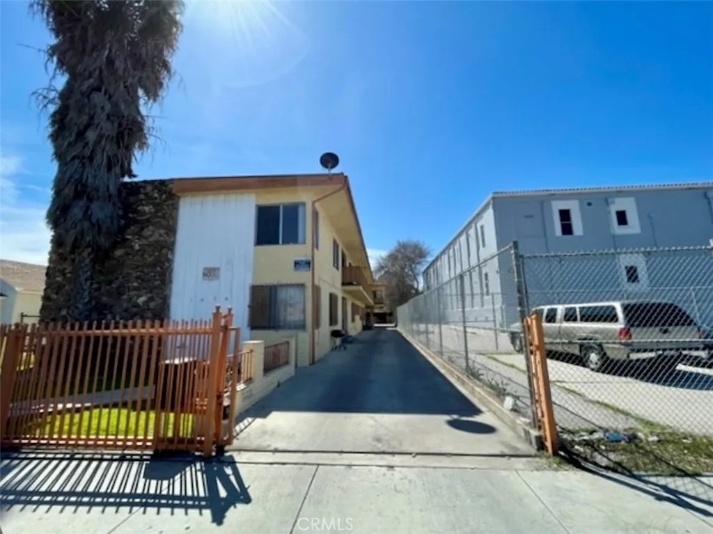 1036 W 95th Street, Los Angeles, CA 90044