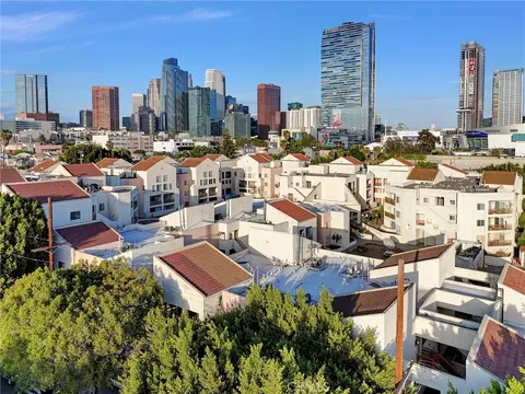 1118 Valencia Street Unit 216, Los Angeles, CA MLS: IG25105230